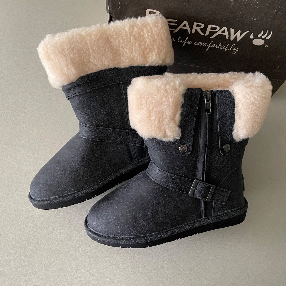 NIB BEARPAW Madison Boots BLACK DISTRESSED 7M